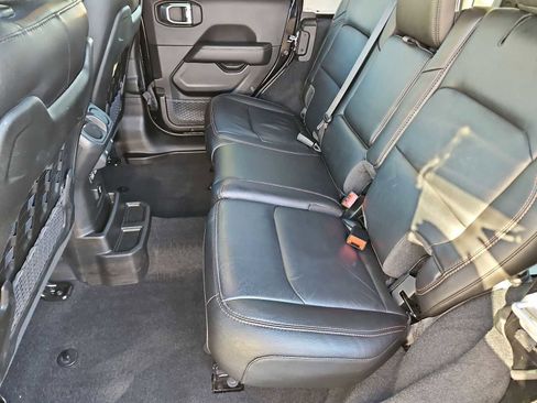 Used 2022 Jeep Wrangler Unlimited Rubicon w/ Trailer Tow Package image 18