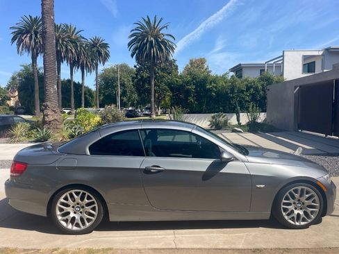 Used 2009 BMW 328i Convertible RWD image 16