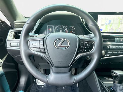 Used 2024 Lexus ES 350 w/ Premium Package FWD image 16