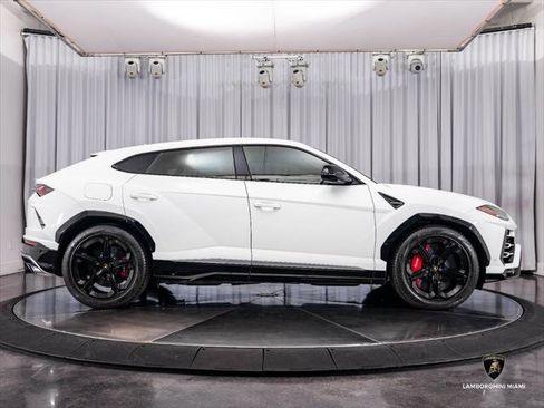 Used 2019 Lamborghini Urus AWD/4WD image 17