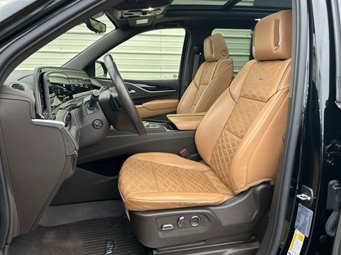 Used 2023 Cadillac Escalade Sport image 11