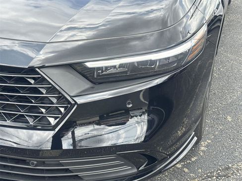 Used 2025 Honda Accord EX-L image 9