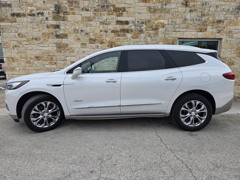 Used 2019 Buick Enclave Avenir w/ Avenir Technology Package FWD image 1