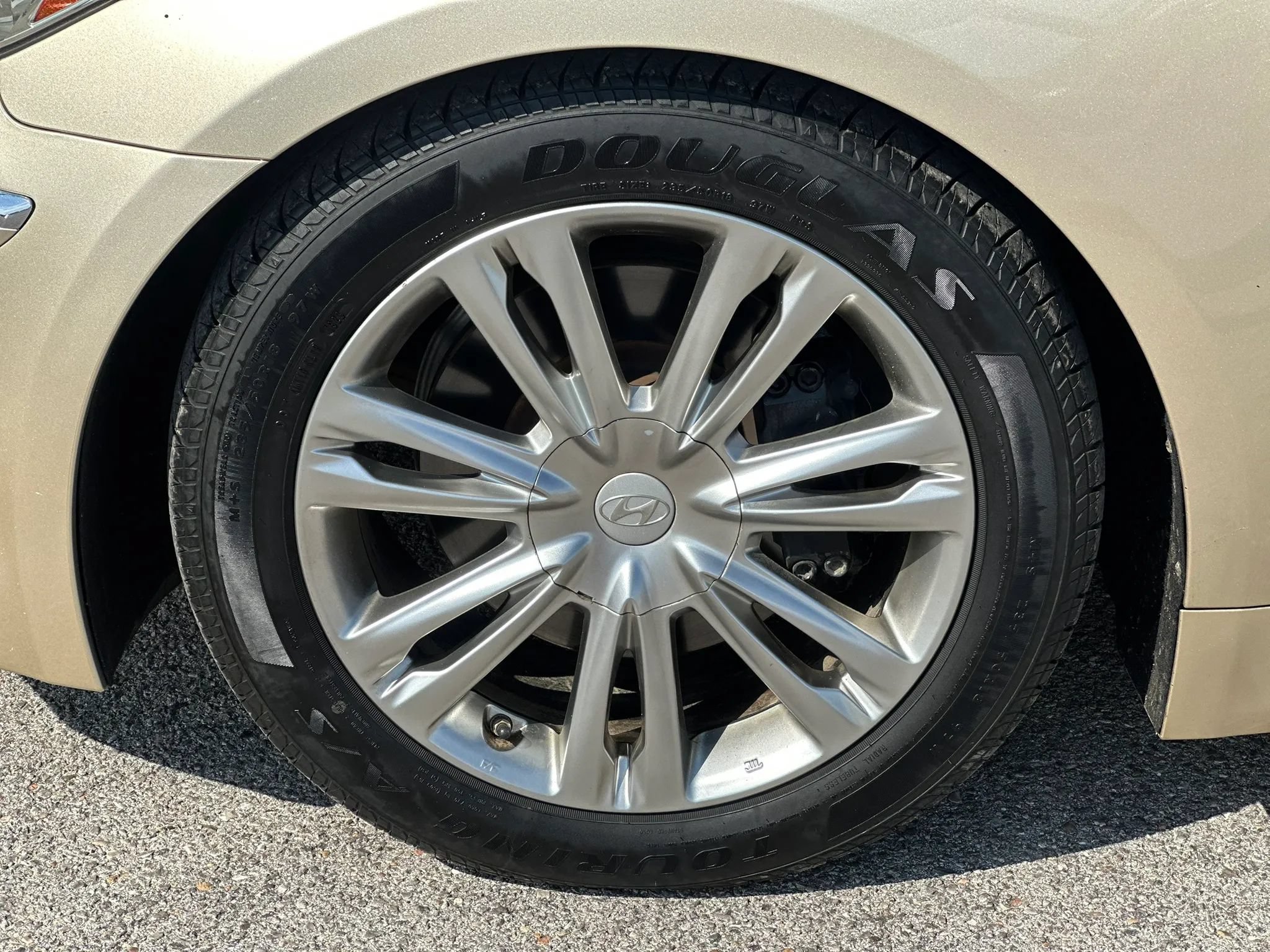 Used 2012 Hyundai Genesis 3.8 w/ Premium Pkg RWD image 26
