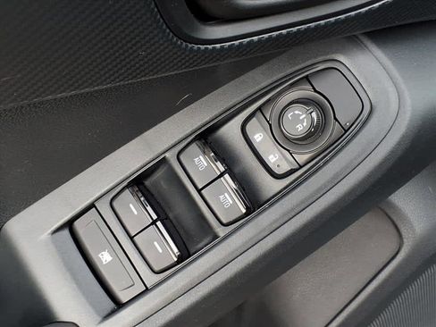 Certified 2025 Subaru Crosstrek 2.0i Premium image 25