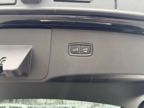 Used 2021 Porsche Cayenne Turbo w/ Premium Package Plus (PI3) image 12