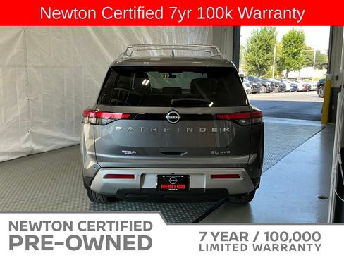 Used 2025 Nissan Pathfinder SL AWD/4WD image 5