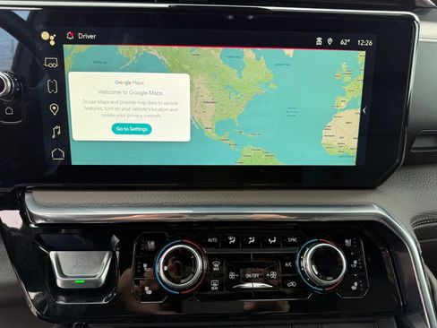 Used 2024 GMC Sierra 1500 Denali w/ Technology Package image 12