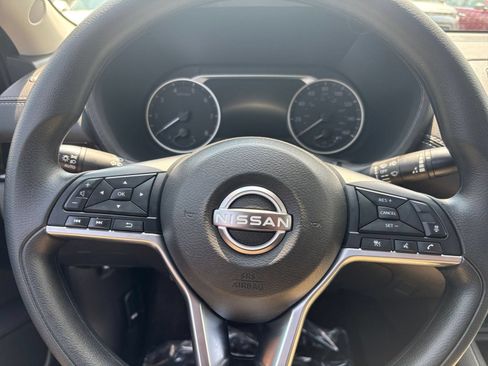 Used 2025 Nissan Sentra SV FWD image 24