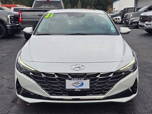 Certified 2021 Hyundai Elantra Limited w/ Cargo Package image 2