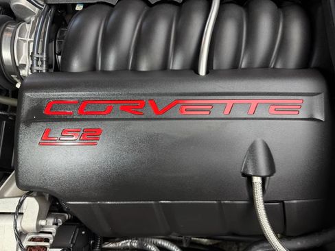 Used 2005 Chevrolet Corvette Coupe w/ Preferred Equipment Group RWD image 12