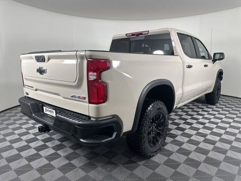 New 2026 Chevrolet Silverado 1500 ZR2 image 2