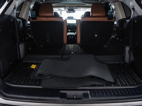 Certified 2025 Toyota Highlander Limited AWD/4WD image 30