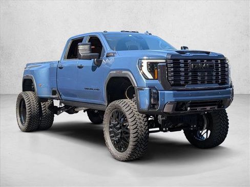 Used 2024 GMC Sierra 3500 Denali Ultimate image 7