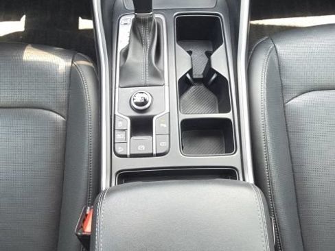 Used 2024 Kia Sorento EX w/ Panoramic Sunroof Package FWD image 44