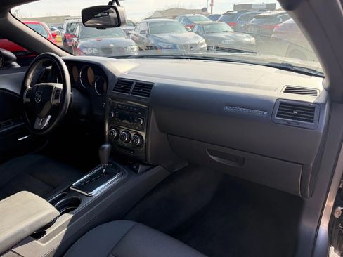 Used 2011 Dodge Challenger image 14
