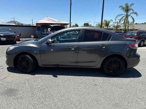 Used 2013 MAZDA MAZDA3 i Touring FWD image 2