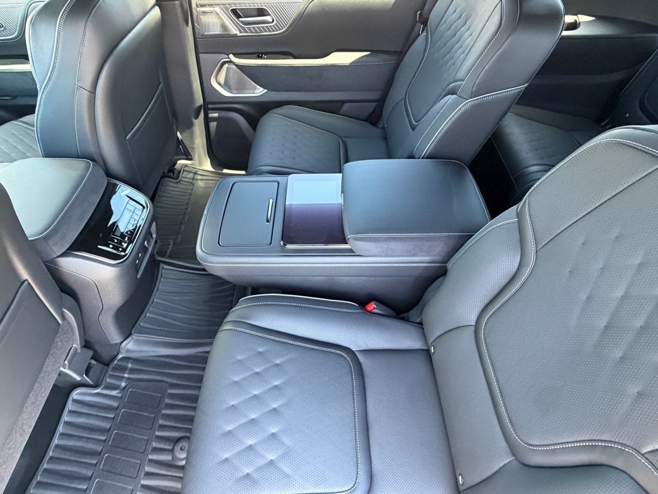 New 2027 INFINITI QX80 Autograph w/ Premium Cargo Package AWD/4WD image 13