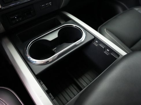 Used 2019 Nissan Titan PRO-4X image 29