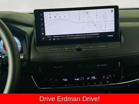 Used 2025 Nissan Rogue SL FWD image 20