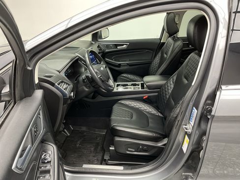 Certified 2024 Ford Edge Titanium w/ Equipment Group 301A image 3