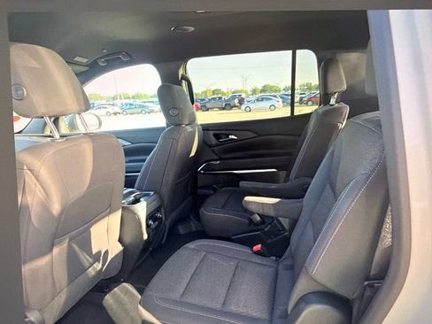 Used 2024 Chevrolet Traverse LT AWD/4WD image 10