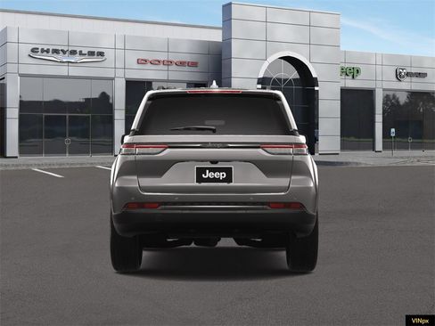 New 2025 Jeep Grand Cherokee Altitude image 6