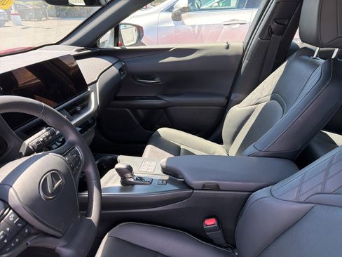 Used 2025 Lexus UX 300h FWD w/ Accessory Package (Z2) image 7