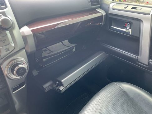 Used 2015 Toyota 4Runner Limited AWD/4WD image 33