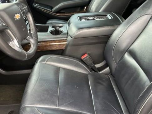 Used 2017 Chevrolet Tahoe LT w/ Luxury Package RWD image 12