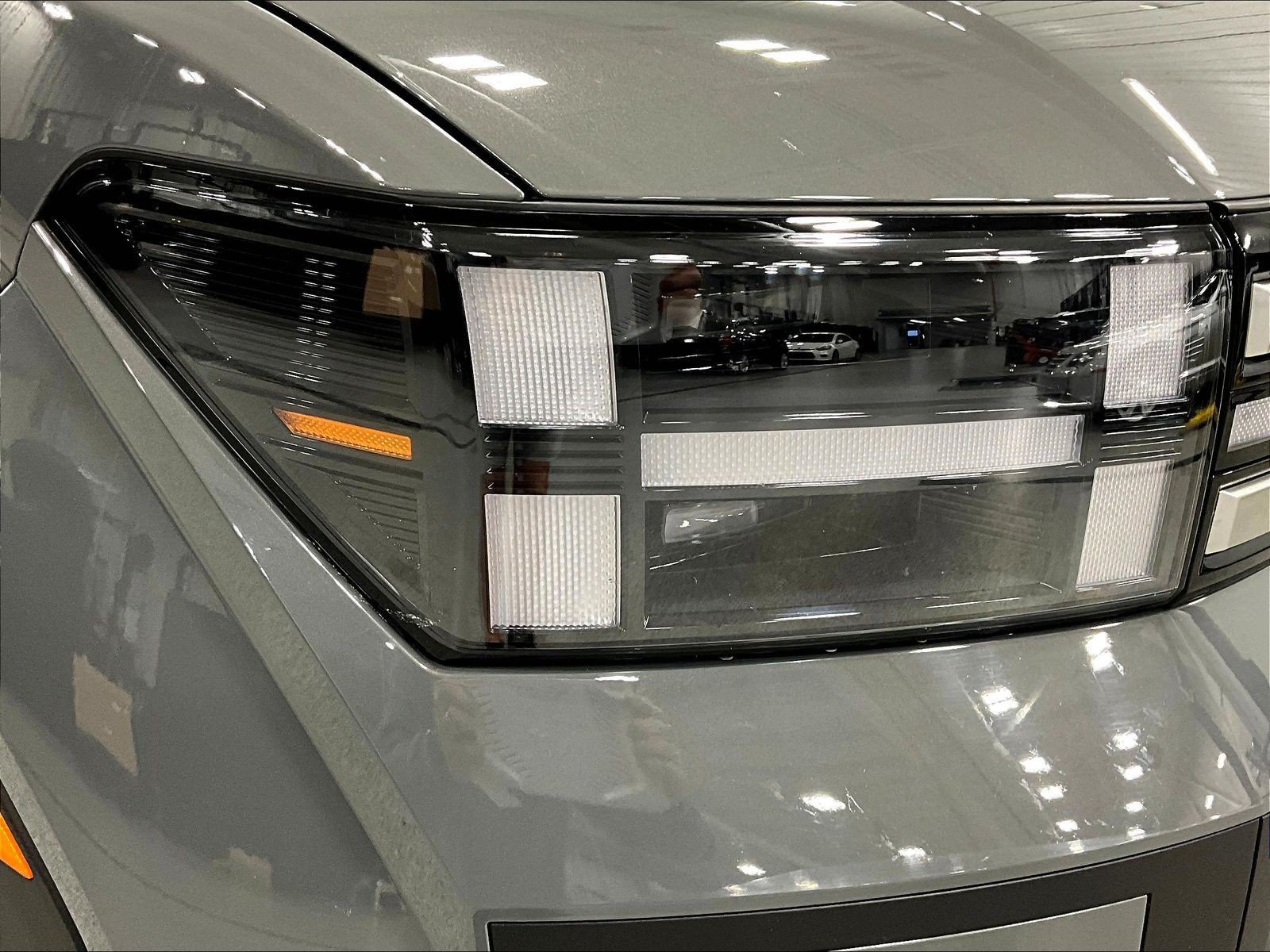 Used 2025 Hyundai Santa Fe SEL AWD/4WD image 32