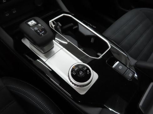 New 2026 Mitsubishi Outlander SE FWD image 15