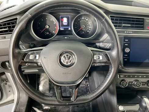 Used 2019 Volkswagen Tiguan SE w/ Panoramic Sunroof Package AWD/4WD image 11
