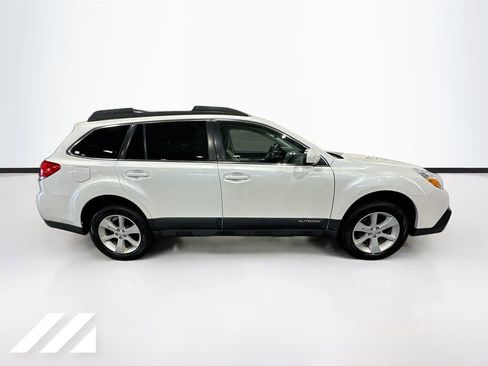 Used 2014 Subaru Outback 2.5i Premium AWD/4WD image 4