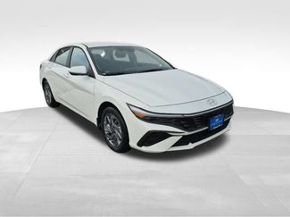 New 2026 Hyundai Elantra Hybrid FWD video 3
