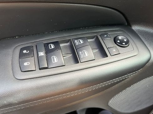 Used 2021 Jeep Grand Cherokee Laredo image 25