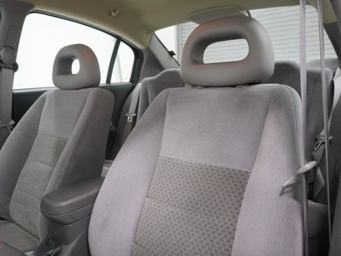Used 2005 Saturn ION Level 3 w/ Travel Pkg FWD image 11