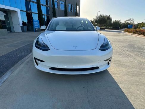Used 2022 Tesla Model 3 Long Range AWD/4WD image 2