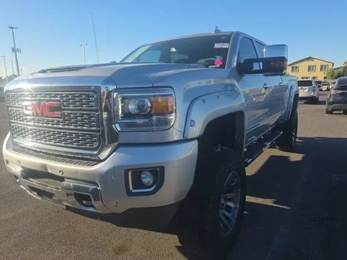 Used 2019 GMC Sierra 2500 Denali w/ Duramax Plus Package AWD/4WD image 1