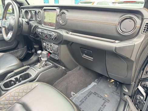 Used 2023 Jeep Wrangler Unlimited Sahara AWD/4WD image 9