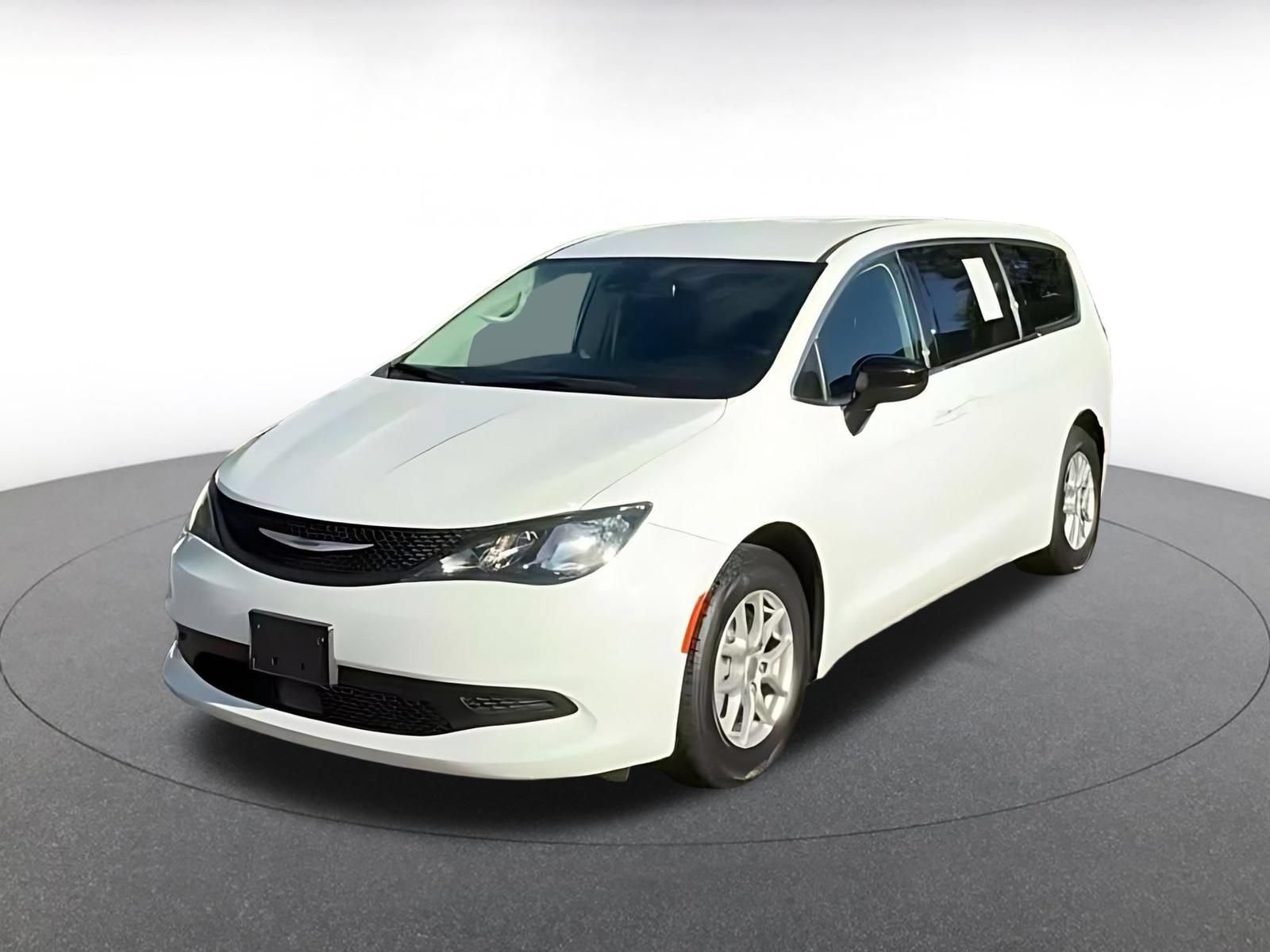 Used 2024 Chrysler Voyager LX FWD image 4