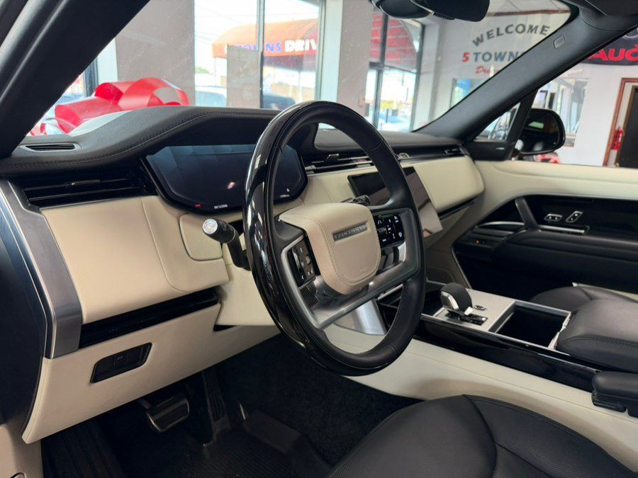 Used 2024 Land Rover Range Rover Long Wheelbase SE AWD/4WD image 31