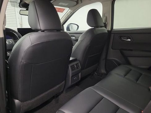 Certified 2025 Nissan Rogue SL FWD image 13