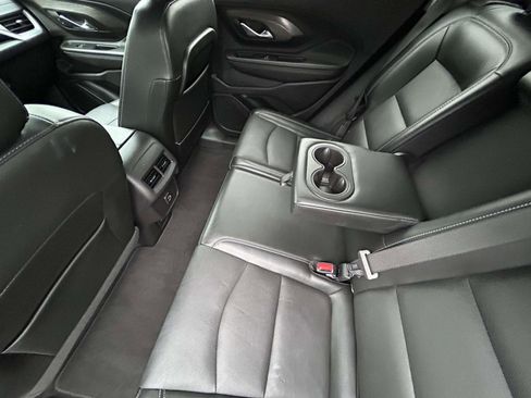 Used 2023 GMC Terrain SLT image 11