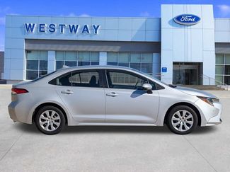 Used 2020 Toyota Corolla LE video 2