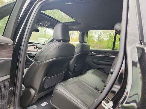 New 2026 Jeep Grand Cherokee Altitude AWD/4WD image 6