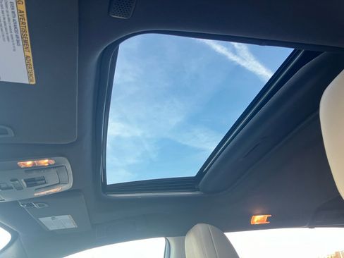 Used 2021 Toyota Sienna XLE image 24