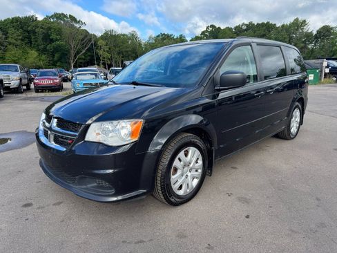 Used 2016 Dodge Grand Caravan SXT w/ Quick Order Package 29G SXT FWD image 1