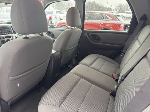 Used 2005 Ford Escape XLT image 20