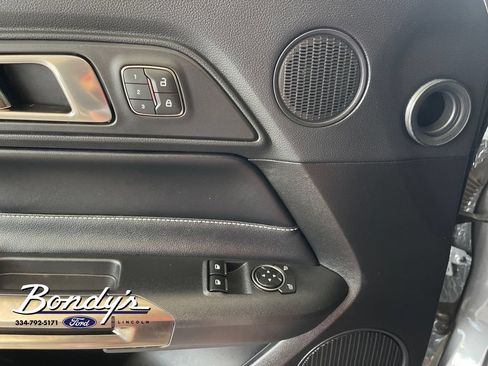 Used 2021 Ford Mustang Shelby GT500 w/ Technology Package RWD image 8